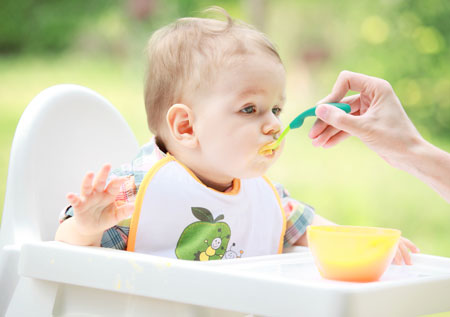 Детское питание: из баночки или своими руками