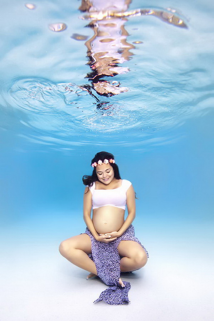 Совместное плавание беременной с ребенком Красота беременности в подводных съёмках