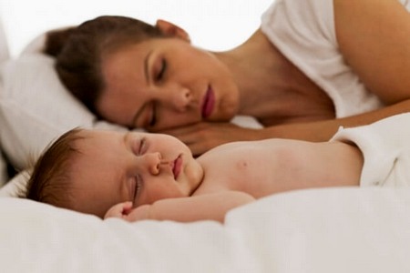 Почему ребенку нужно спать с мамой совместный сон мамы и ребенка
