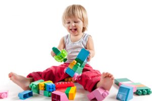 Как игрушки влияют на развитие детей